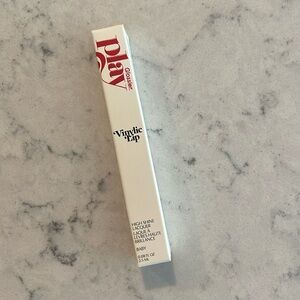 Glossier Play vinylic Lip in Baby